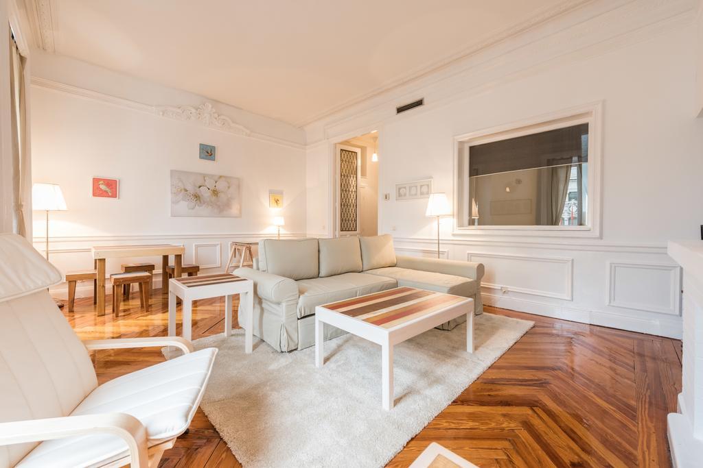 Apartamentos Alcala มาดริด ภายนอก รูปภาพ