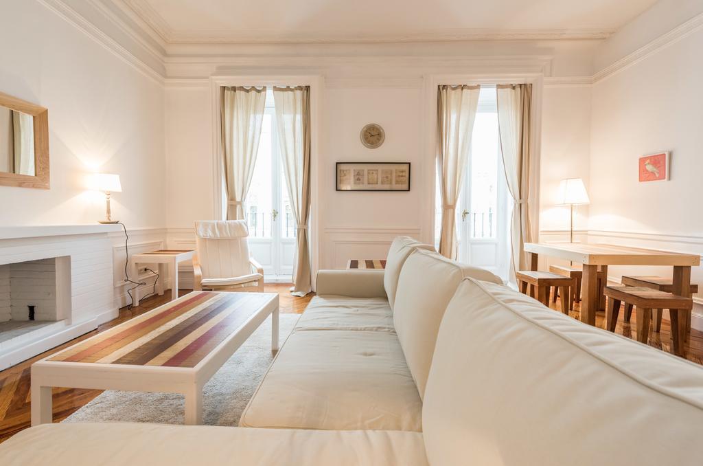 Apartamentos Alcala มาดริด ภายนอก รูปภาพ